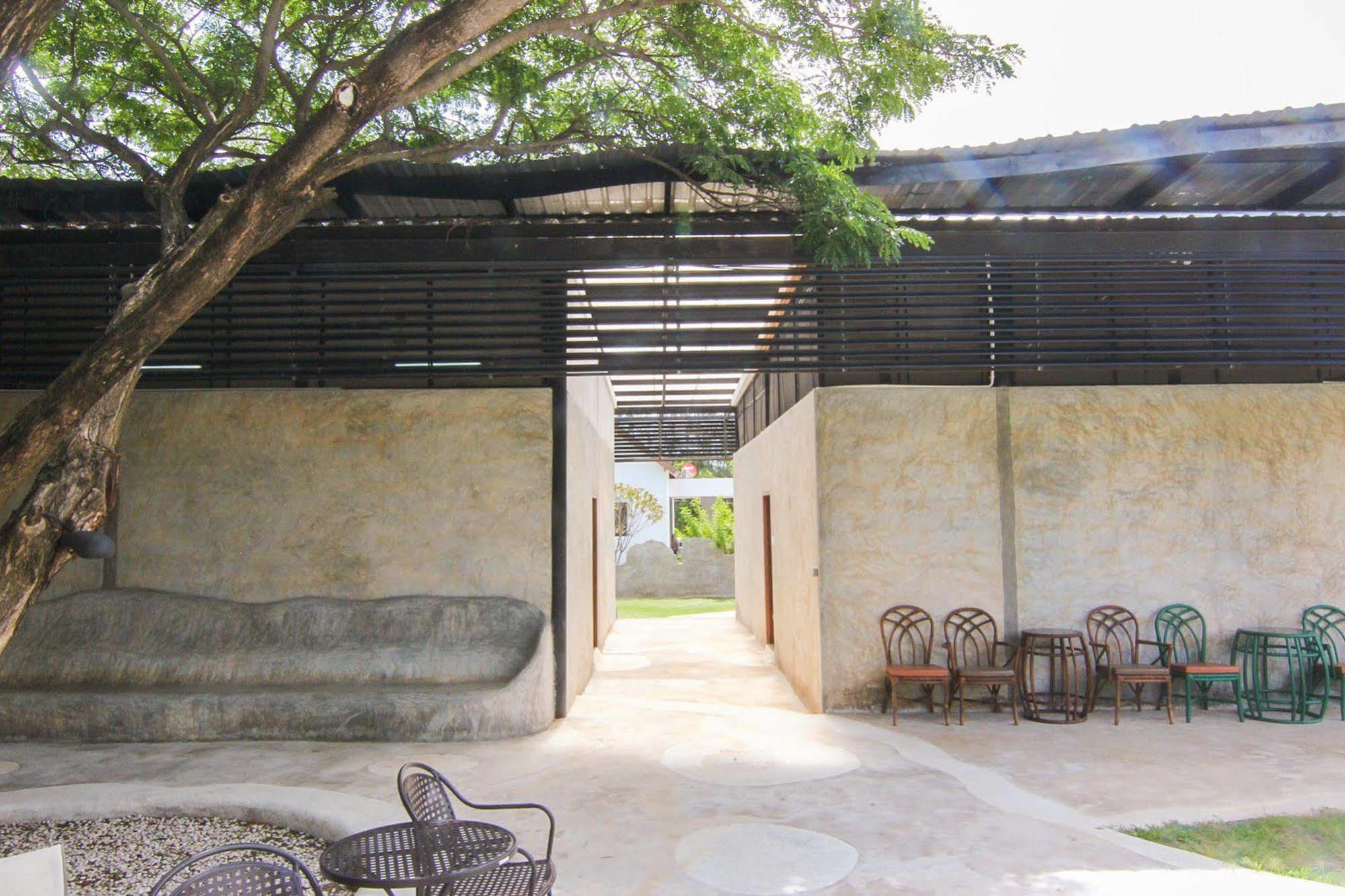 Naidee Sculptured Huts Hotel Hua Hin Luaran gambar